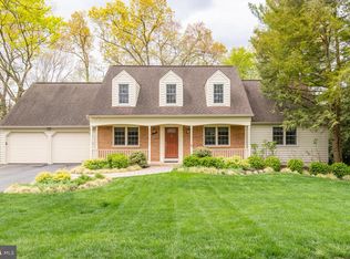 2704 E Ridge Ct, Oakton, VA 22124