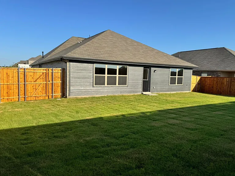 3300 Kingdom Dr — Photo 15