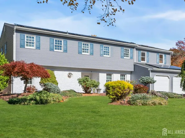 4 Canadian Woods Rd, Marlboro, NJ 07746