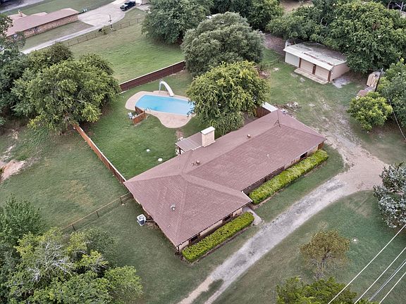 3rd image of 1090 Ashford Ln