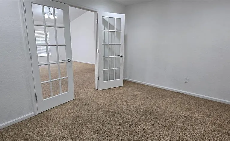 4170 SW 47th Ct — Photo 9