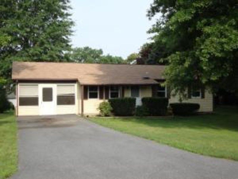 1st image of 214 Landis Dr