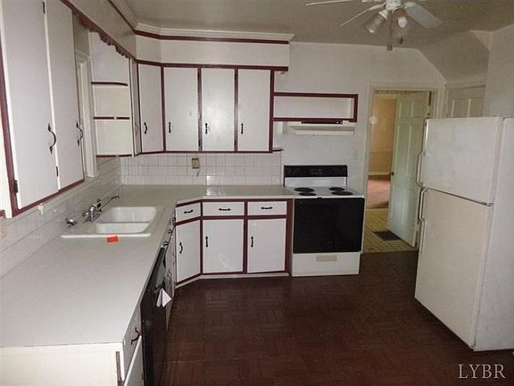 4th image of 118 E Williams St