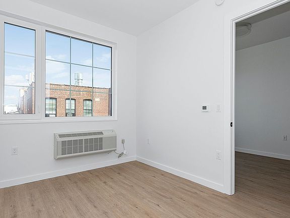 4th image of 101 Bruckner Blvd #6A