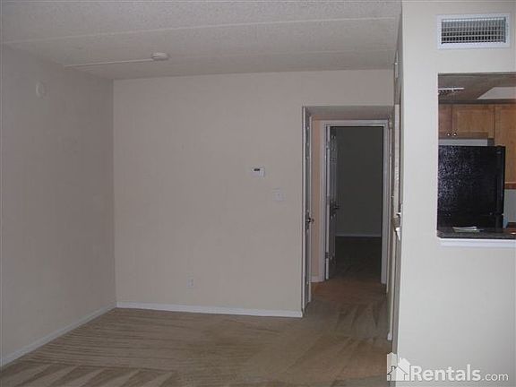 5th image of 267 Lewfield Cir