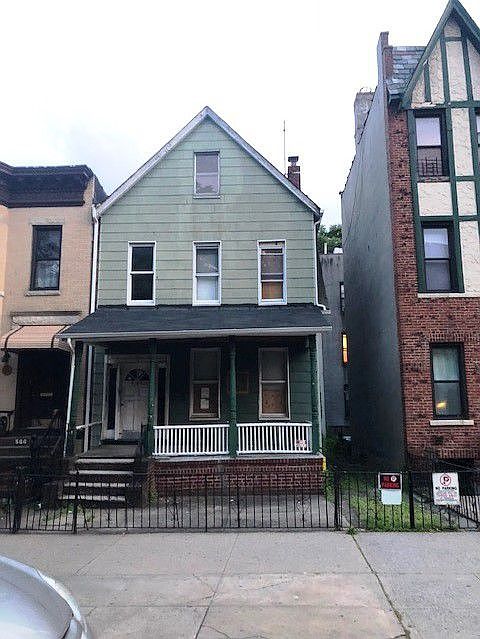 1st image of 562 Ovington Ave