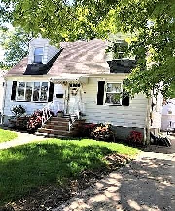 3rd image of 44 Merriman Ave