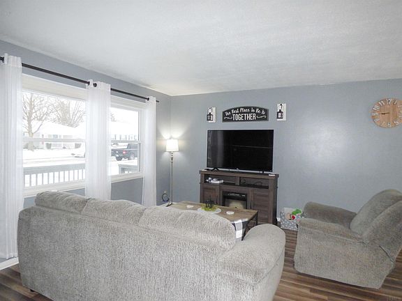 4th image of 4109 Manor Dr