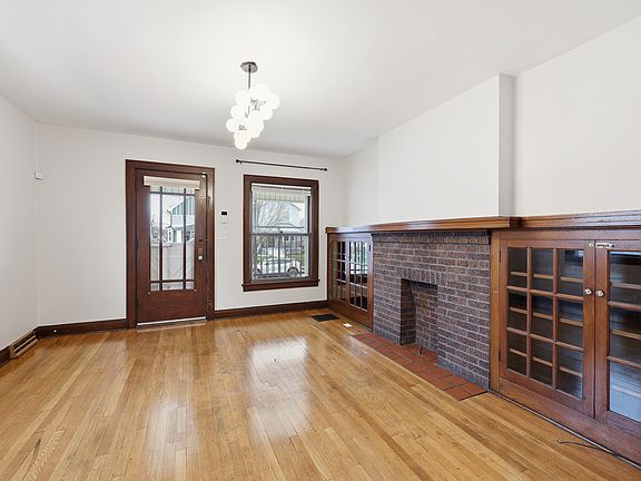 3rd image of 286 E Markison Ave #286