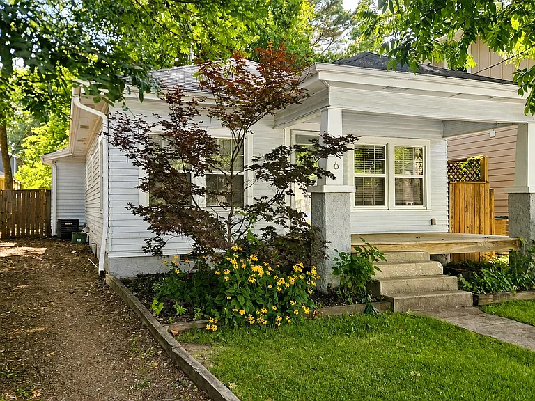 416 S College Ave — Photo 2