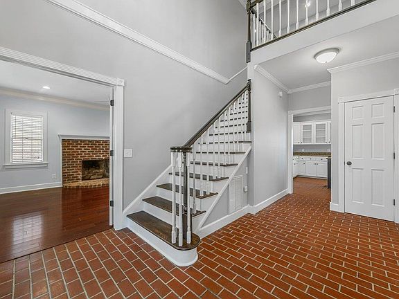 3rd image of 315 Earles Fort Rd
