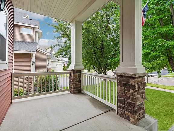 3rd image of 3947 Valencia Ln