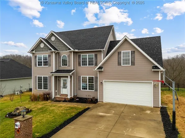 437 Aviators Point, Eleanor, WV 25070