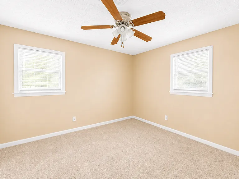 3260 Ridgecrest Dr — Photo 14