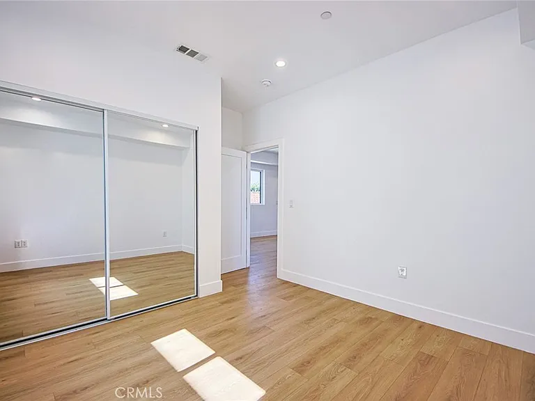2851 S Victoria Ave #2 — Photo 25
