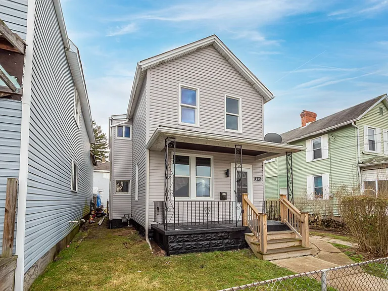 105 Broadway St — Photo 4