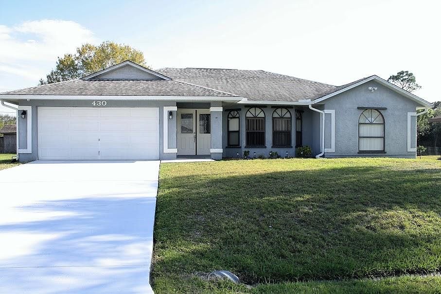 1st image of 430 SE Fallon Drive