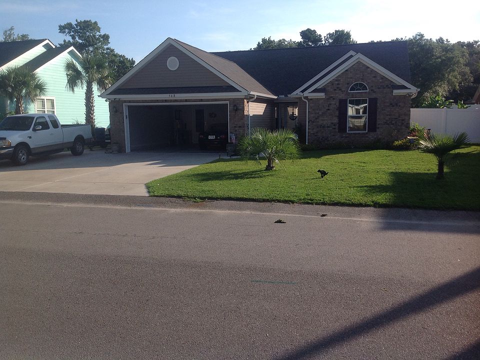 2nd image of 568 Boundary Ave