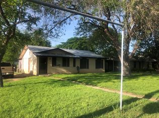 316 W Sabinal St, Uvalde, TX 78801