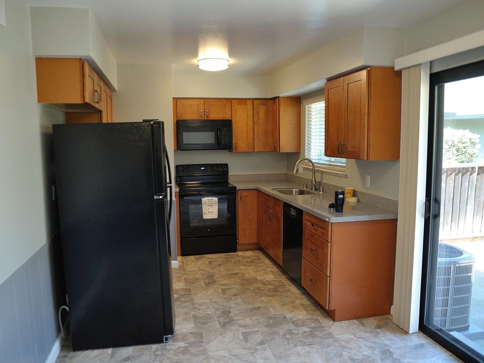 1st image of 1409 Essex Way