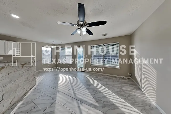 5419 Roserock Ln — Photo 5
