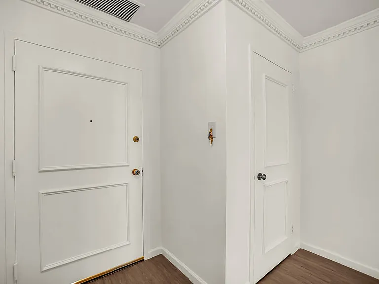 6335 W Northwest Hwy #411 — Photo 3