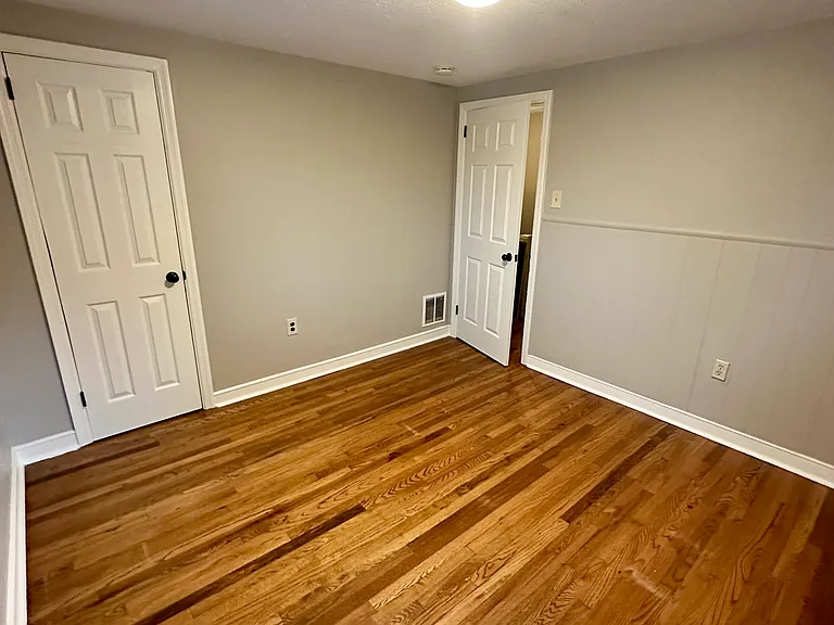 829 Rolridge Ave — Photo 7