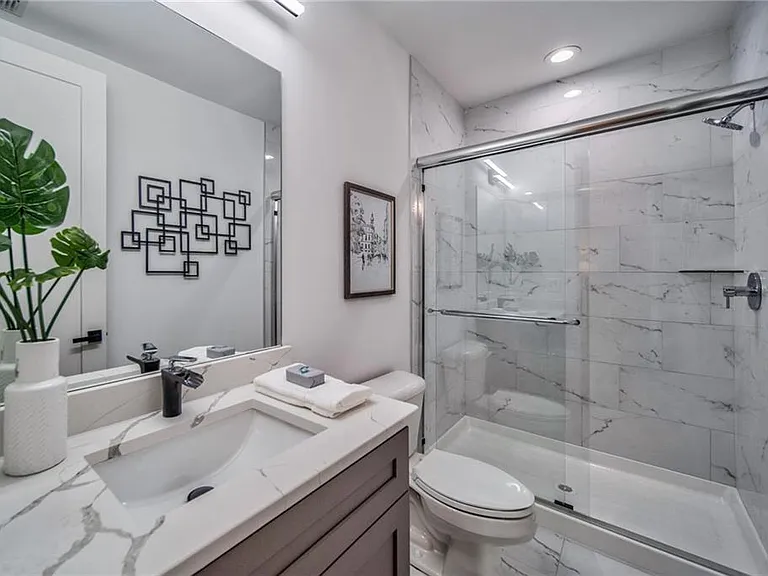 Full bathroom on the lower level