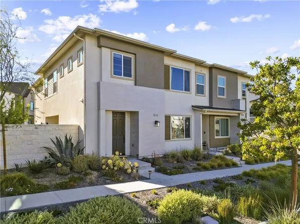 27616 Symphony Pl, Valencia, CA 91381