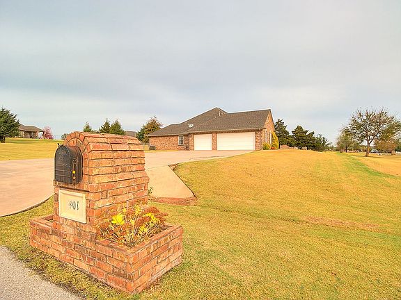 5th image of 401 E Ponderosa Dr