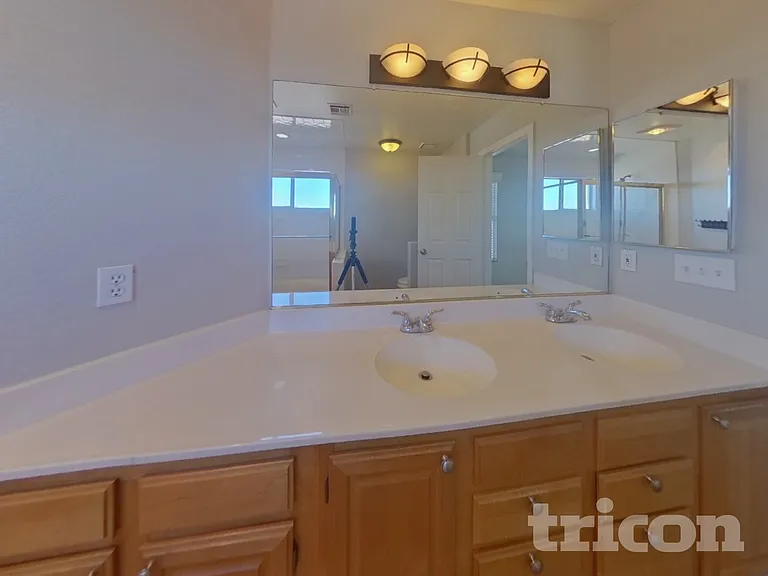 1133 Broken Hills Dr — Photo 6
