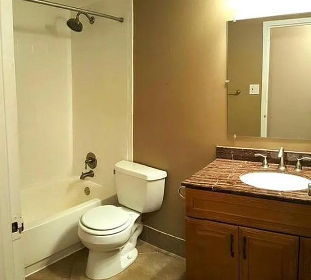 11216 Chestnut Grove Sq #117 — Photo 3