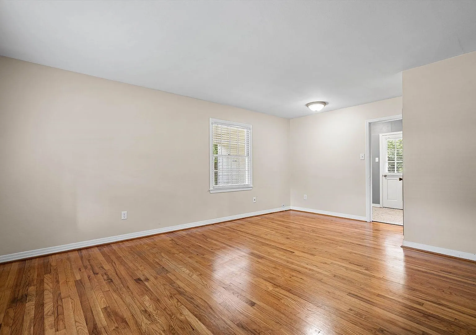 Charming 3-Bedroom Home with Fenced Yard Convenient Location! — Photo 2