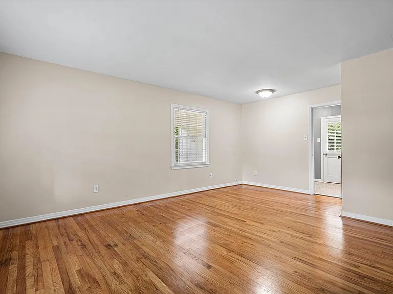161 Poydras Ave — Photo 2