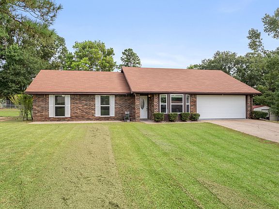 2nd image of 128 Janice Ln