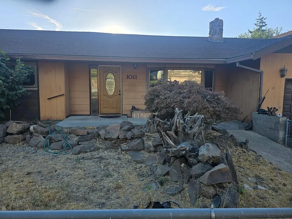 1011 J St