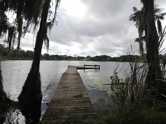 2nd image of 10411 Lake Grove Dr