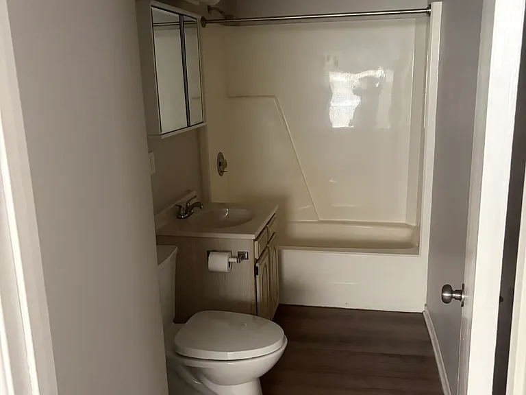 217 E Lincoln St #217 — Photo 2