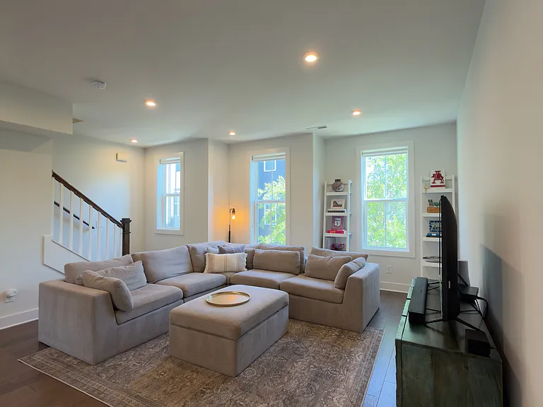 1209 Nations Dr — Photo 16