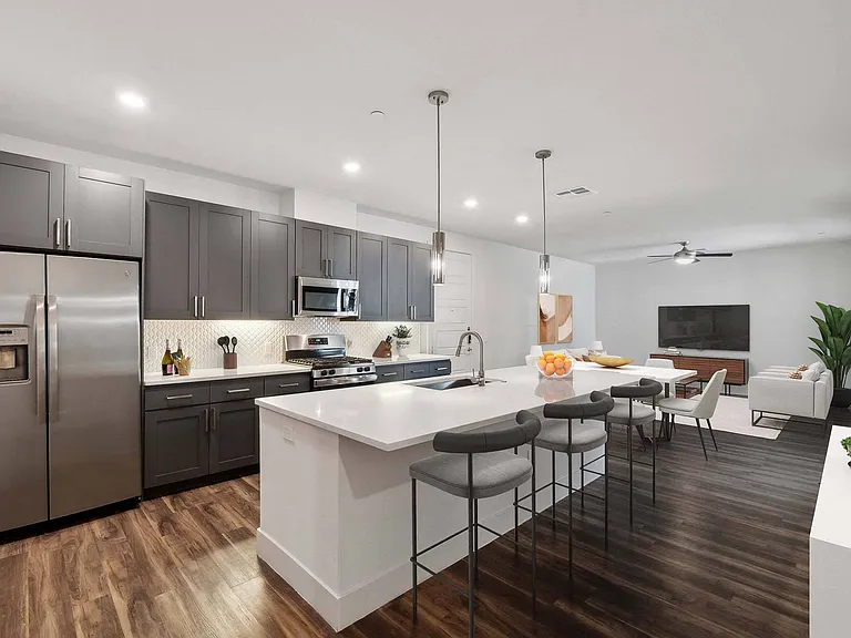 Scottsdale Grand — Photo 1