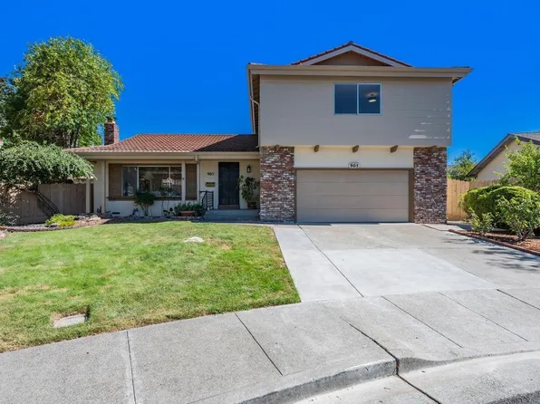 905 Catalpa Way, Petaluma, CA 94954