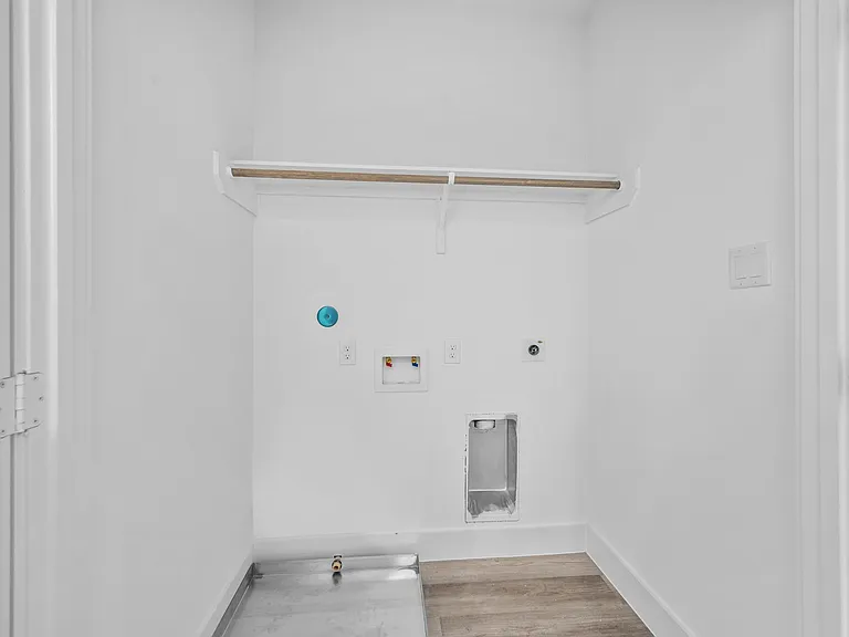 417 Thornton Rd — Photo 23
