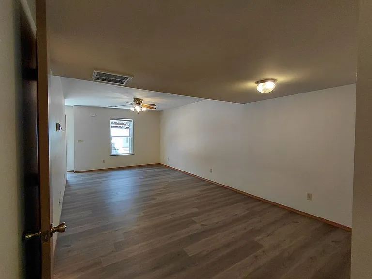 20305 Skyview Dr — Photo 9