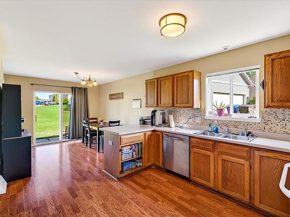 5th image of 823 Vista Ridge Dr