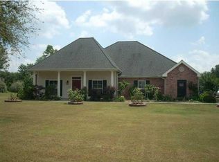 117 Beau Clos Ln, Broussard, LA 70518