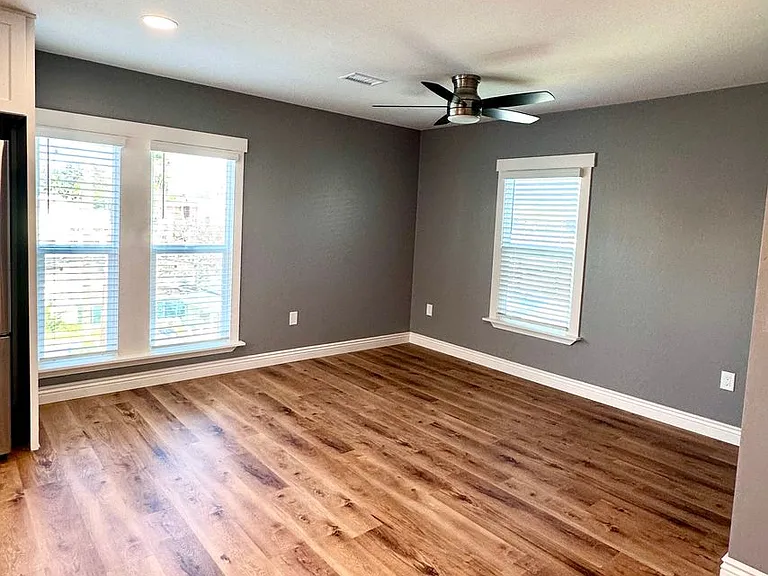 Third Avenue Duplex — Photo 3