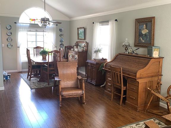 4th image of 561 Stanford Street