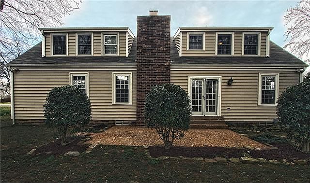 2nd image of 100 Cottonwood Cir