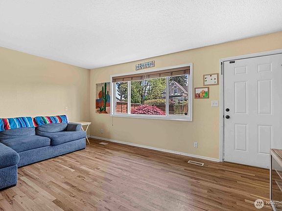 5th image of 10018 NE 76th Street