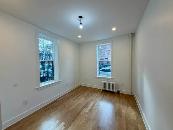 1657 Eighth Avenue image 1 of 18